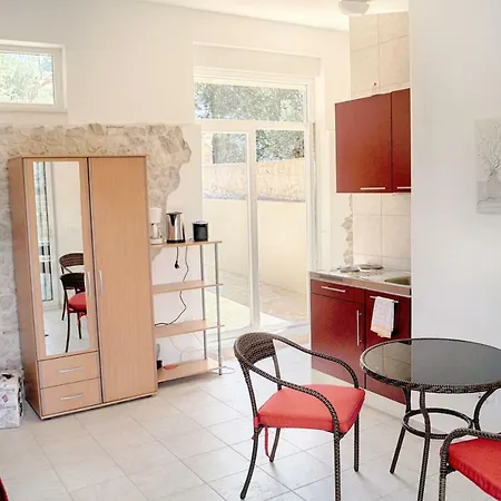 Apartment Gartenapartment Luger Razanj