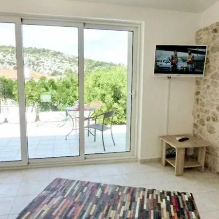 Apartment Gartenapartment Luger Razanj